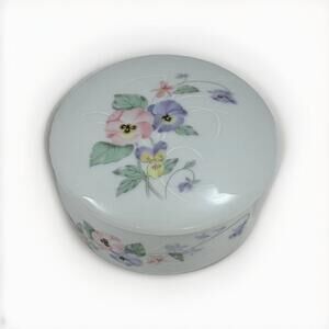 ❤️SOLD❤️Vintage Trinket Box Porcelain Floral Hand Painted Russ #4932 Japan 1980s